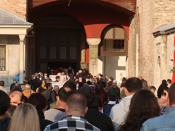 IMG_3996-hagia-sophia-crowd