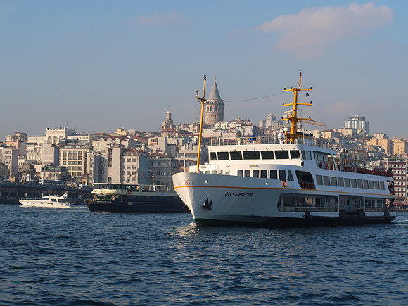 IMG_4180-ferry-and-galata-tower