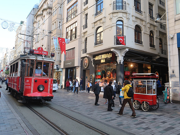 IMG_4223-istiklal-tram
