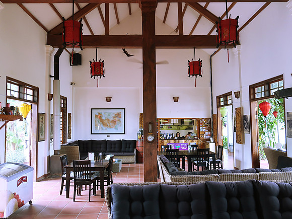 IMG_1798-farmstay-lounge