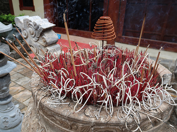 IMG_1818-8-ladies-cave-incense