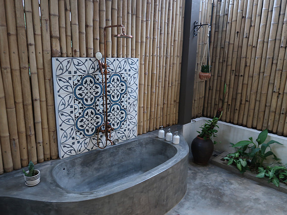 IMG_1918-villas-outside-shower