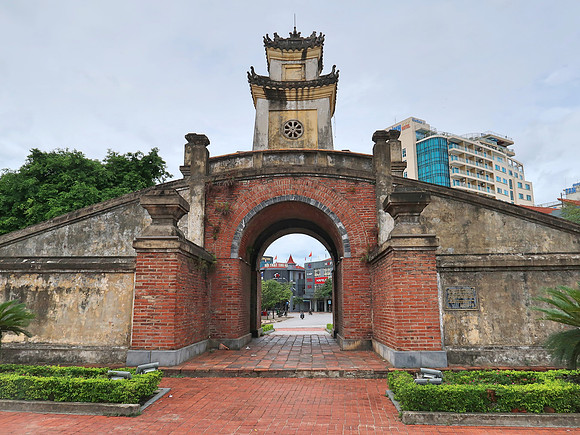 IMG_1982-quang-binh-gate