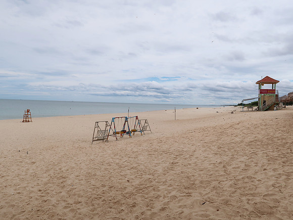 IMG_2002-empty-beach