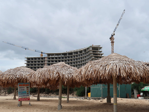 IMG_2004-pullman-under-construction