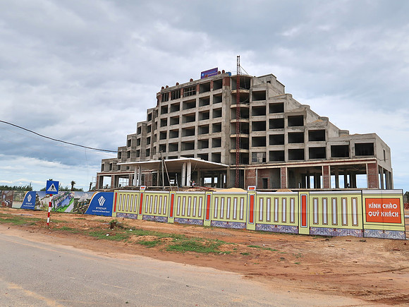 IMG_2008-wyndham-under-construction