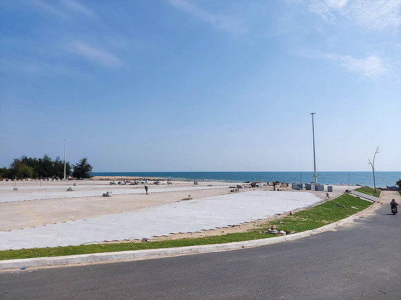 20240204_142352-beach-plaza