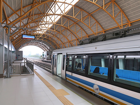 IMG_2736-lrt-cinde-station