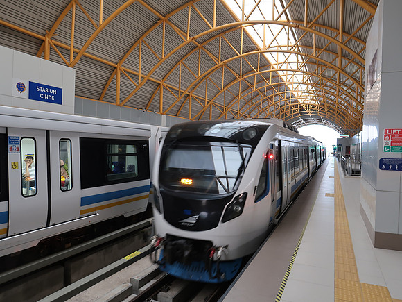 IMG_2738-trains-at-cinde