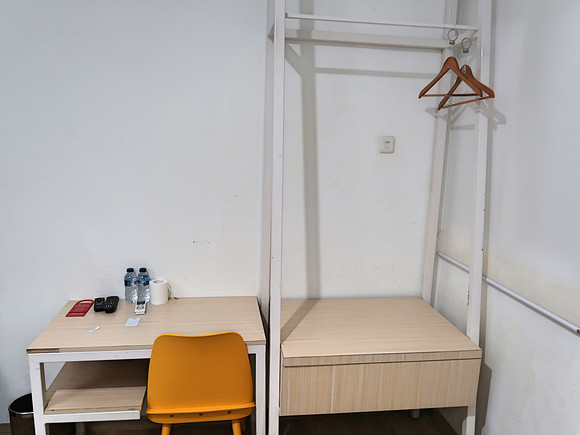 IMG_2750-reddoorz-room