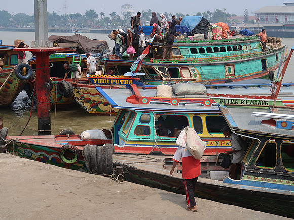 IMG_2829-cargo-boats