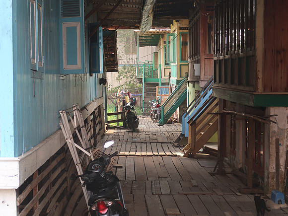 IMG_2836-wooden-kampung