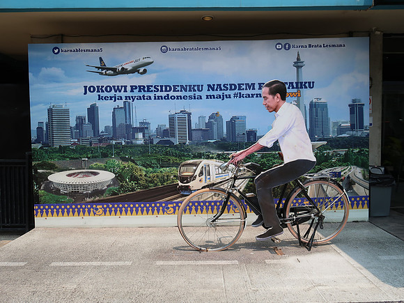 IMG_3540-jokowi-on-a-bike