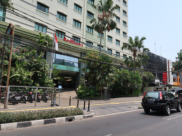 IMG_3600-reddoorz-hotel-paragon