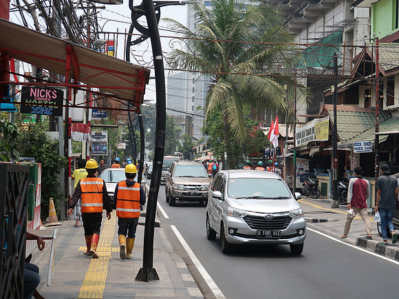 IMG_3687-workers-on-jalan-jaksa