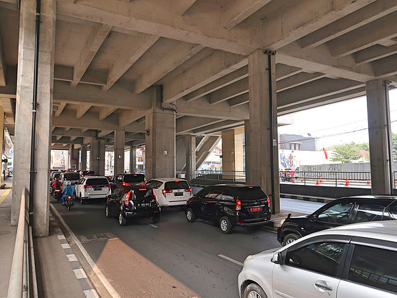 IMG_3717-traffic-at-cipete-raya