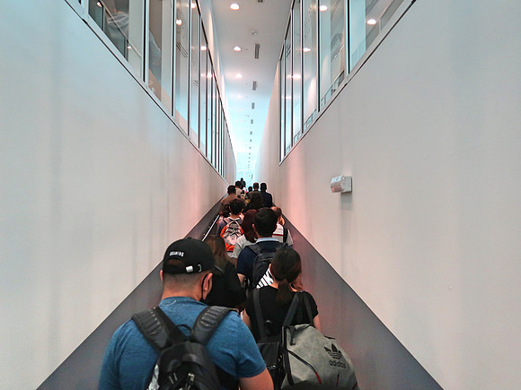 IMG_2499-narrow-arrival-walk