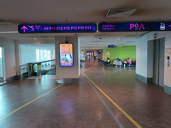 IMG_2642-klia2-hallways