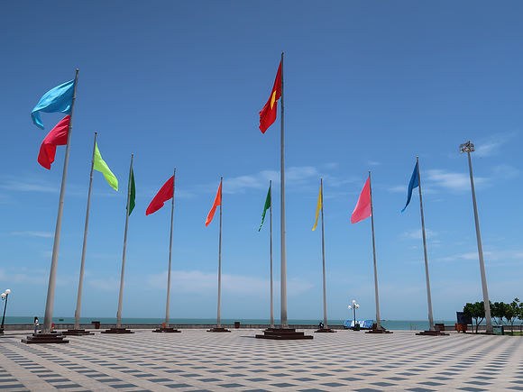 IMG_2194-beach-flags