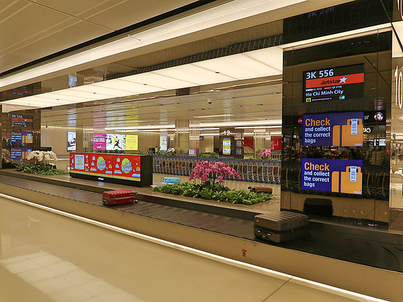 IMG_4070-baggage-claim