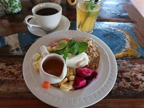 IMG_4601-fruit-breakfast