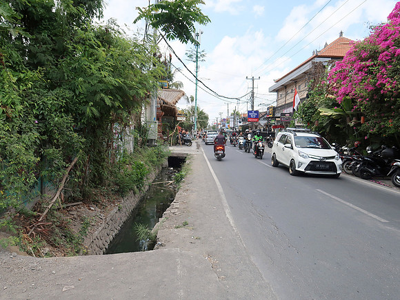 IMG_4615-pantai-batu-bolong-st