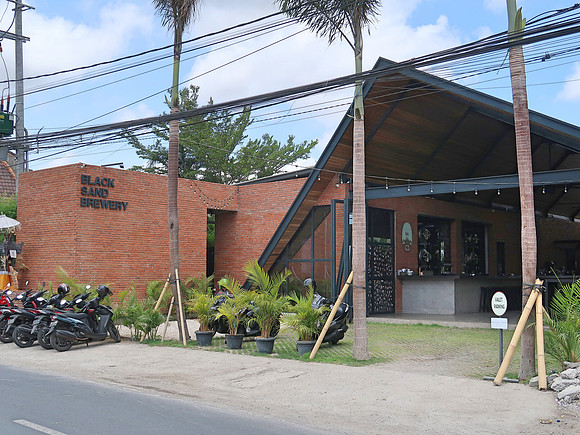 IMG_4627-black-sand-brewery