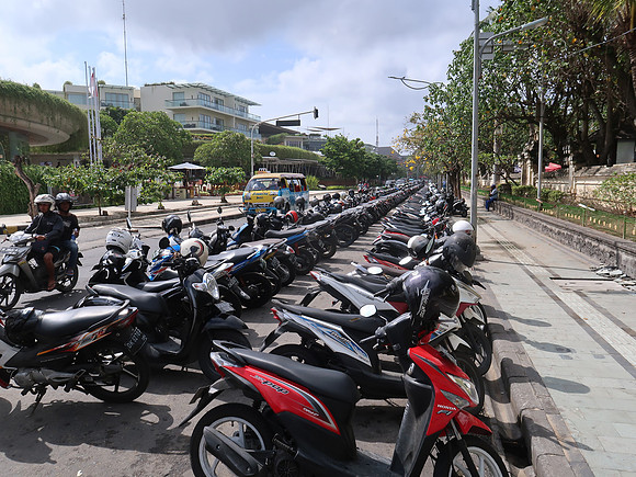 IMG_4667-beach-bike-parking
