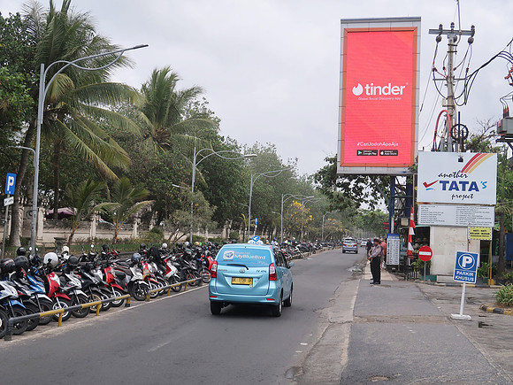 IMG_4676-tinder-advertising