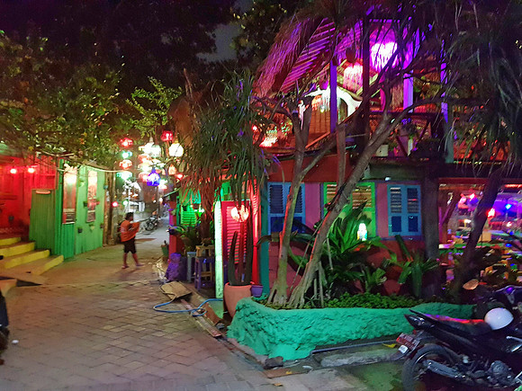 20191103_211026-beach-shacks
