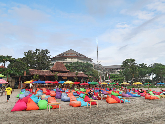 IMG_4651-beach-bean-bags