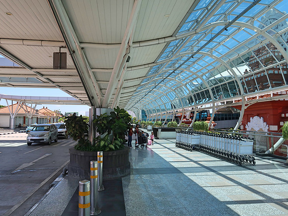 IMG_4410-departures-drop-off