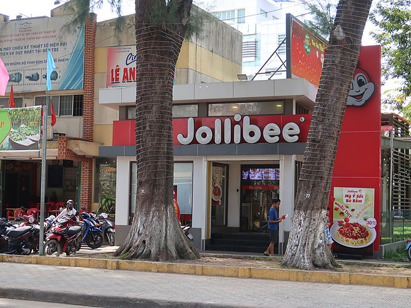 IMG_4965-jollibee