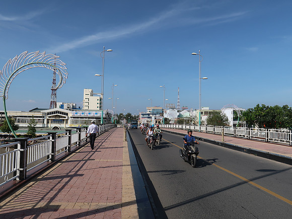 IMG_5013-ben-tre-bridge