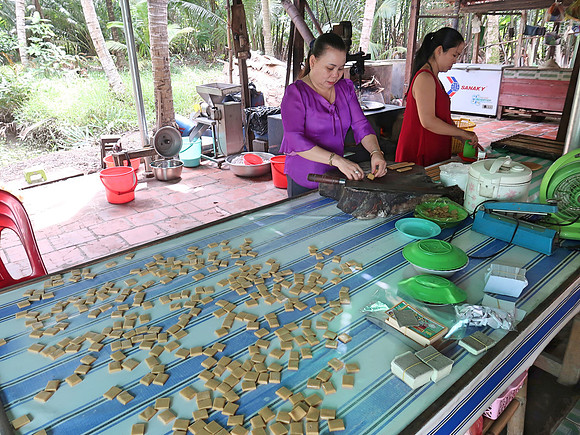 IMG_5096-coconut-candy-factory