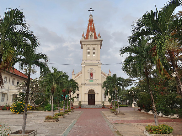 IMG_5185-tra-vinh-cathedral