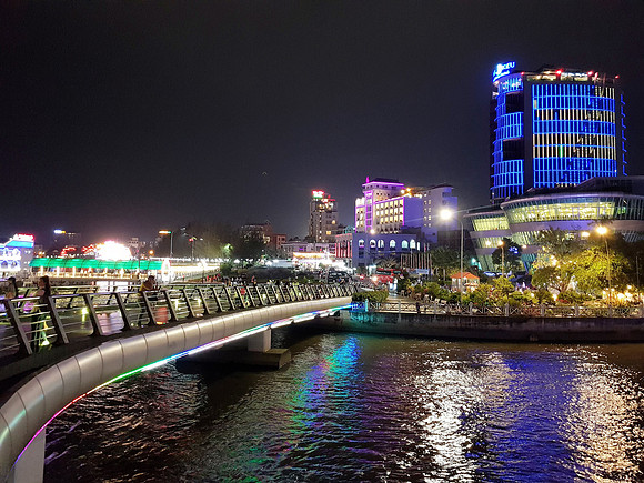 20191202_190900-can-tho-at-night
