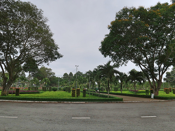 IMG_5352-megacity-roundabout