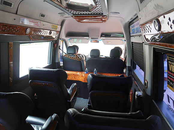 IMG_2233-vung-tau-limo-seats