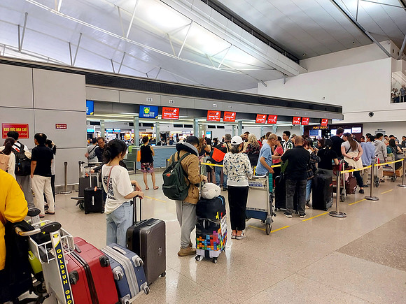 20240224_195045-jetstar-check-in