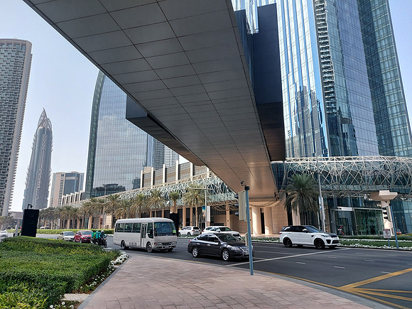 20211119_133552-dubai-mall-elevated-walkway