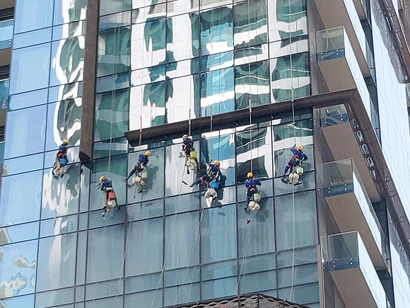 20211122_105622-window-cleaners