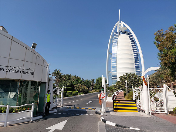 20211124_114116-burj-al-arab-road-entrance