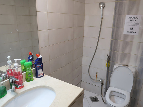 IMG_4661-airbnb-bathroom