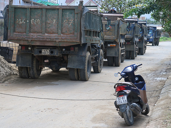 IMG_5687-soil-trucks