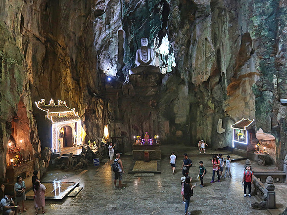 IMG_5721-marble-mountains-cave-interior