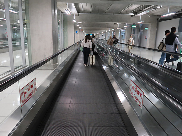 IMG_6094-moving-walkway
