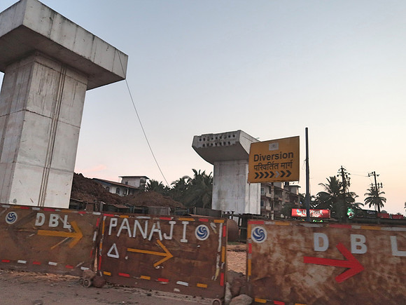 IMG_7675-road-to-panaji
