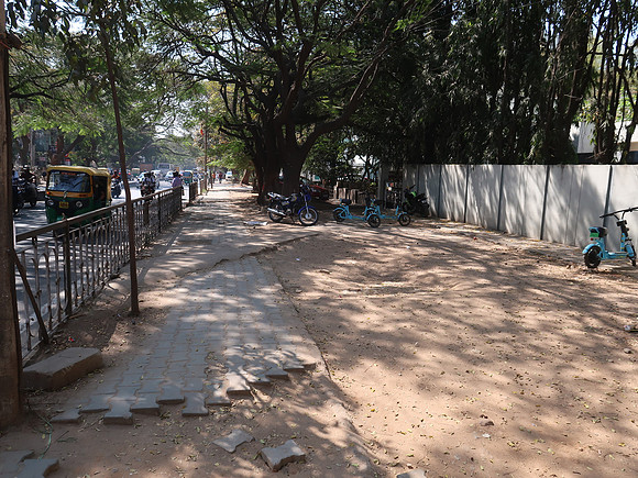 IMG_7513-broken-footpaths