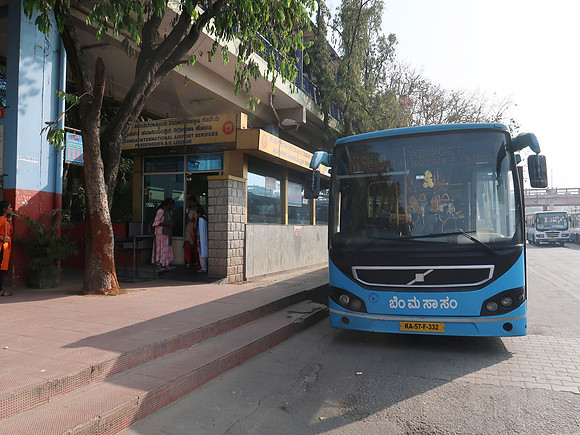 IMG_7575-airport-bus
